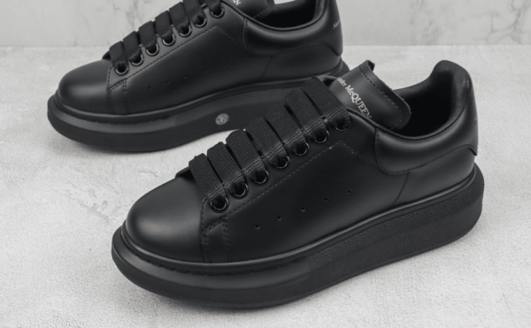 Tênis Alexander McQueen Wedge Sole"Preto"