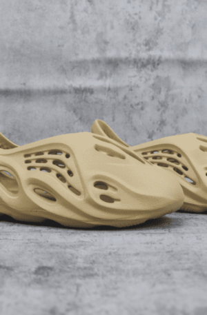 adidas Yeezy Foam RNNR Sulfur
