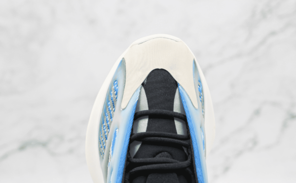 Tênis Adidas Yeezy 700 V3 "Arzareth" - Imagem 4