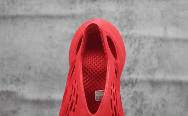 Adidas Yeezy Foam RNNR Vermillion - Imagem 5