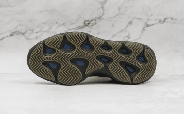 Tênis Adidas Yeezy 700 V3 "Clay Brown" - Imagem 3