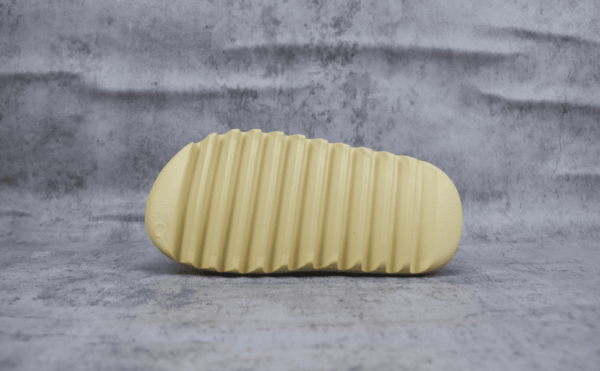 Adidas Yeezy Slide Desert Sand - Imagem 3