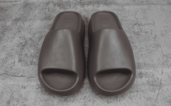 Adidas Yeezy Slide Soot