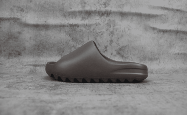 Adidas Yeezy Slide Soot - Imagem 2