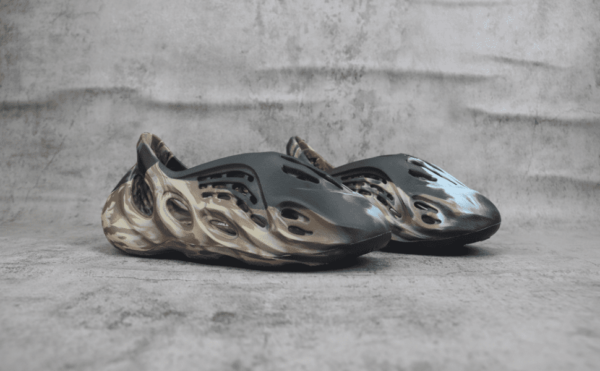 Adidas Yeezy Foam RNR MX Cinder
