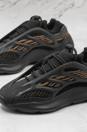 Tênis Adidas Yeezy 700 V3 "Clay Brown"