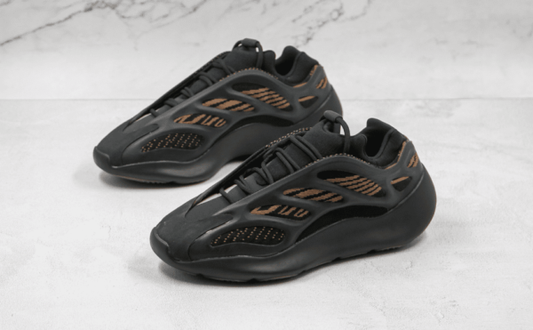 Tênis Adidas Yeezy 700 V3 "Clay Brown"