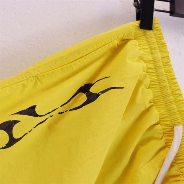 Short Hellstar com Estampa de Chamas "Amarelo" - Imagem 4
