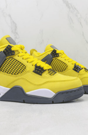 Tênis Nike Air Jordan 4 Retro Lightning