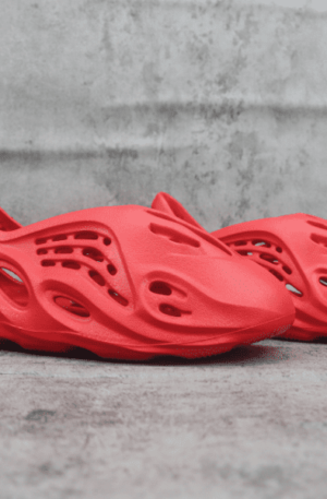 Adidas Yeezy Foam RNNR Vermillion