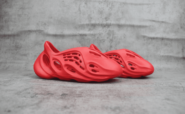 Adidas Yeezy Foam RNNR Vermillion