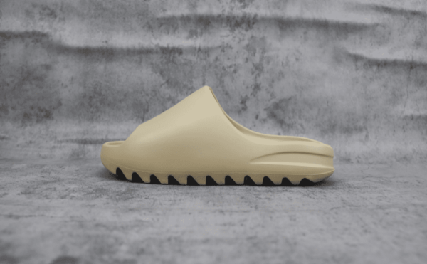 Adidas Yeezy Slides Bone Pure - Imagem 2