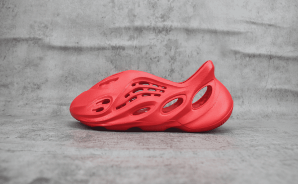 Adidas Yeezy Foam RNNR Vermillion - Imagem 2