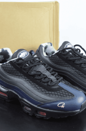 Tênis Nike Air Max 95 x Corteiz Pink Beam