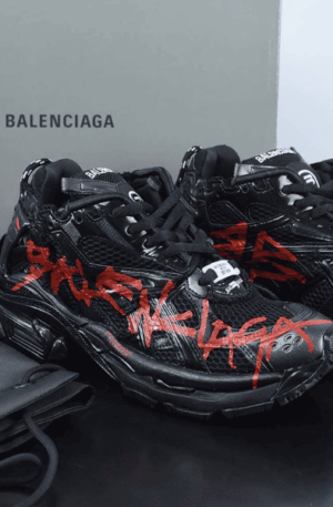 Tênis Balenciaga Runner Graffiti (Preto)