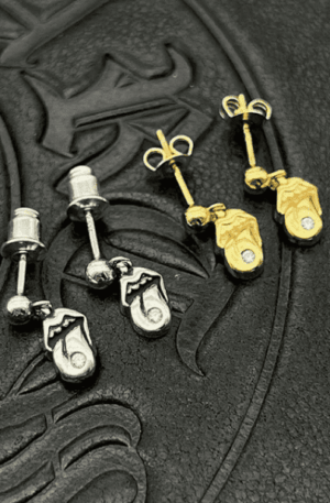 Brincos Chrome Hearts